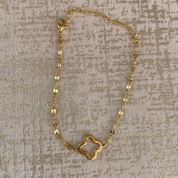 Slide Jewelry Gold Clover Bracelet. NWOT! - Picture 2 of 4